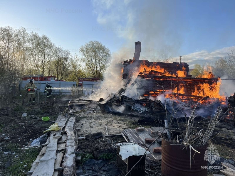 В Гусь-Хрустальном районе пожар уничтожил частный жилой дом 