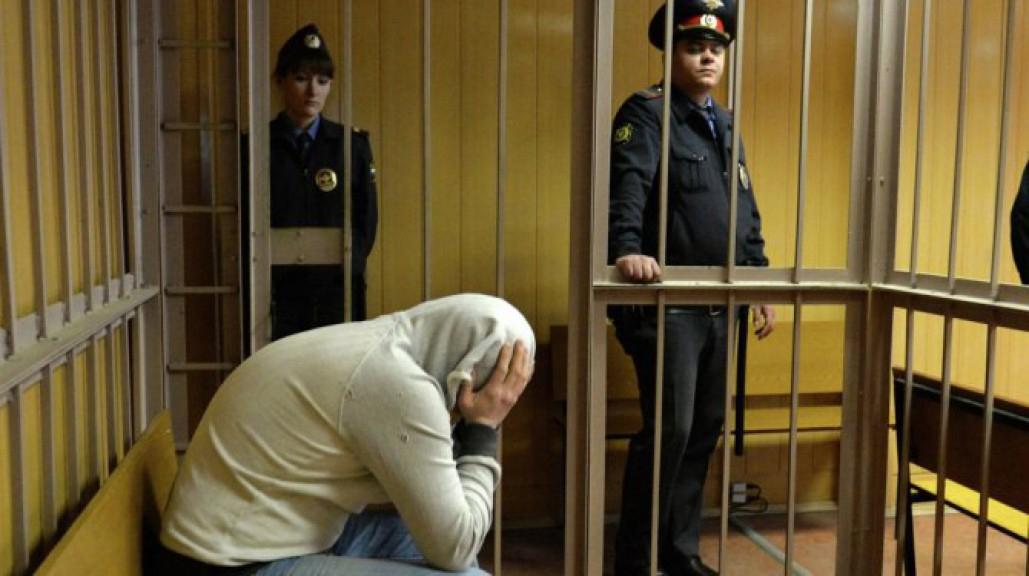 В Гусь-Хрустальном мужчина жестоко убил своего отца и лег спать