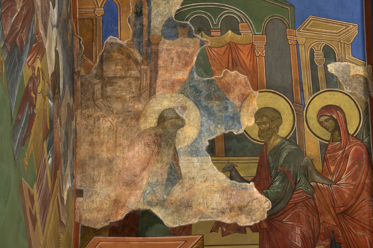 В Успенском соборе Владимира сфотографировали невидимые посетителям фрески 