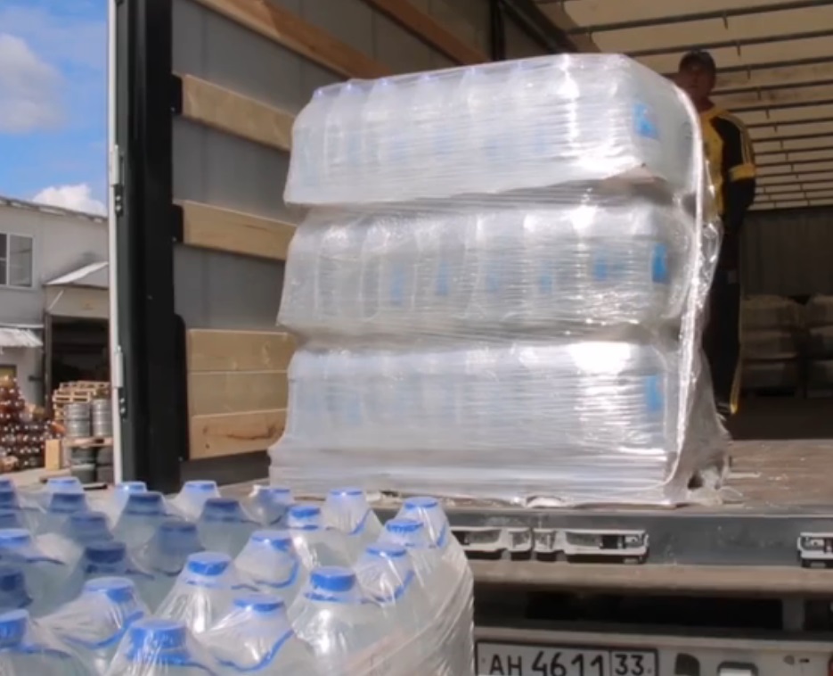 Из Владимирской области в зону СВО отправили 10 тонн воды