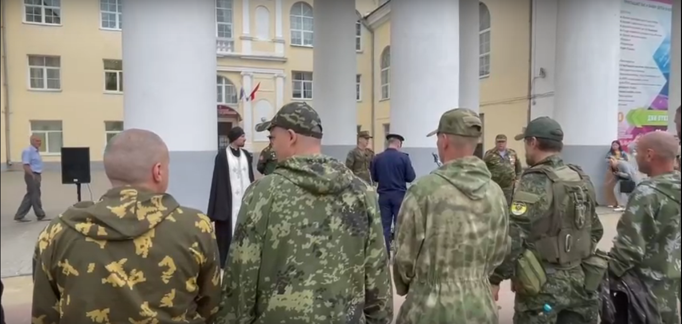 Более 20 человек из Владимирской области отправились добровольцами в зону СВО