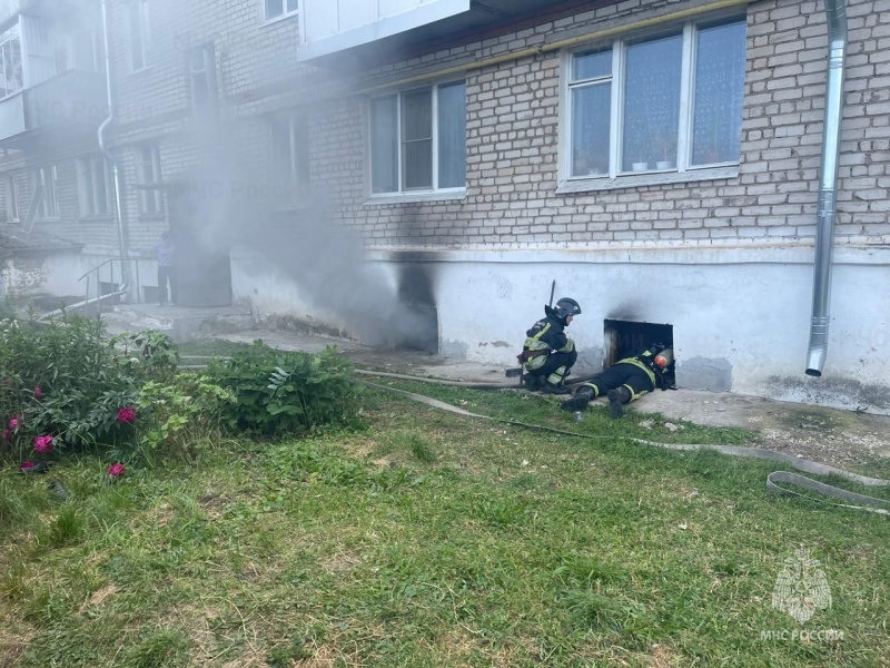 Из-за горящего подвала в Гороховце эвакуировали 20 человек