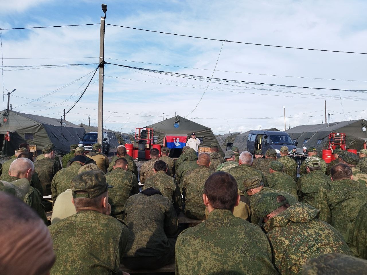 Перед военнослужащими из Владимирской области выступил певец Данко