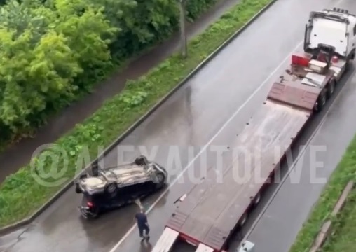  в Александрове перевернулся автомобиль