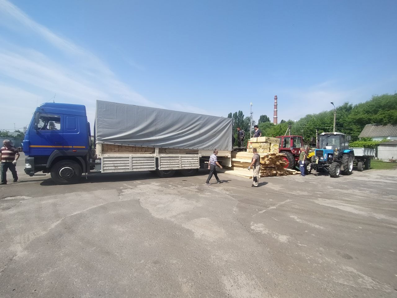Город Шебекино получил более 20 тонн стройматериалов от Владимирской области