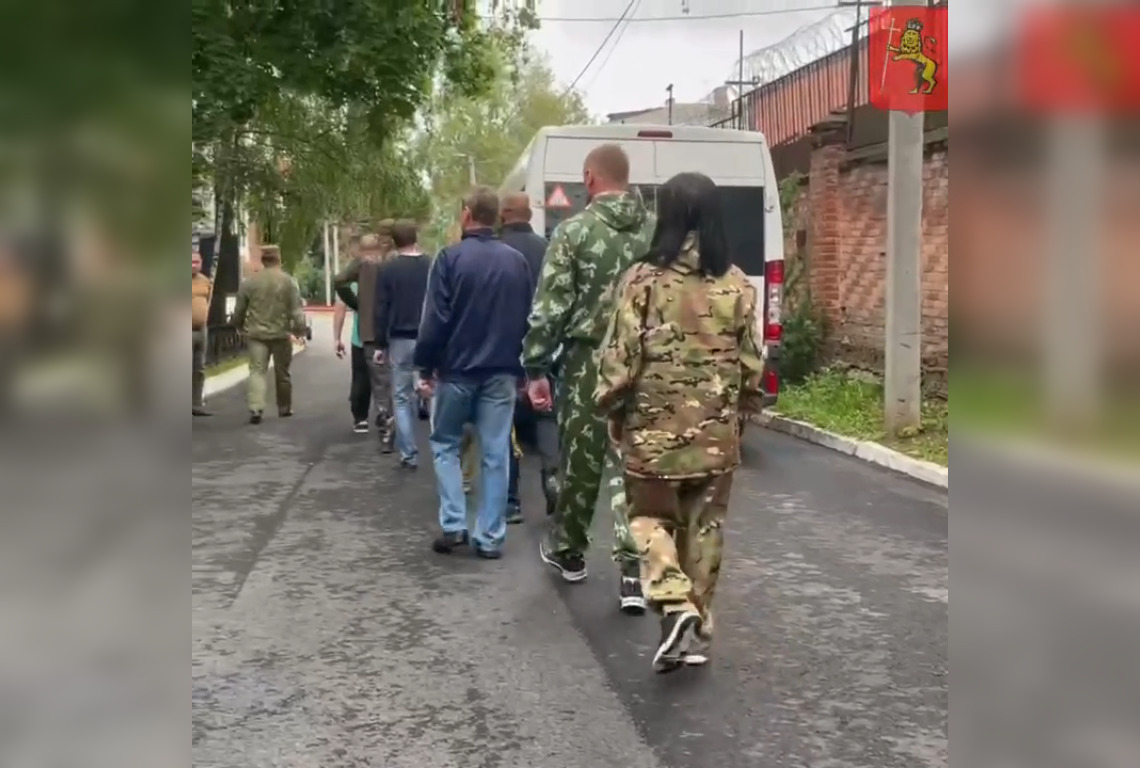 Из Владимирской области в зону СВО вместе с десятью добровольцами отправилась женщина