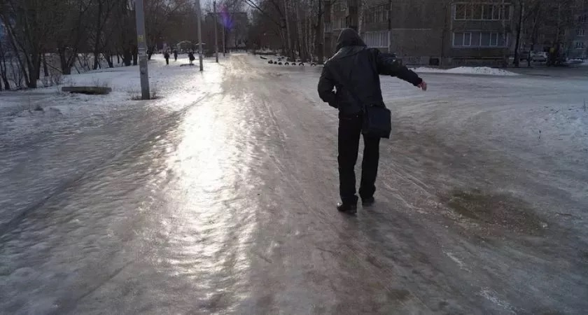 Во Владимире мать отсудила 350 тысяч рублей за падение сына на обледенелой лестнице