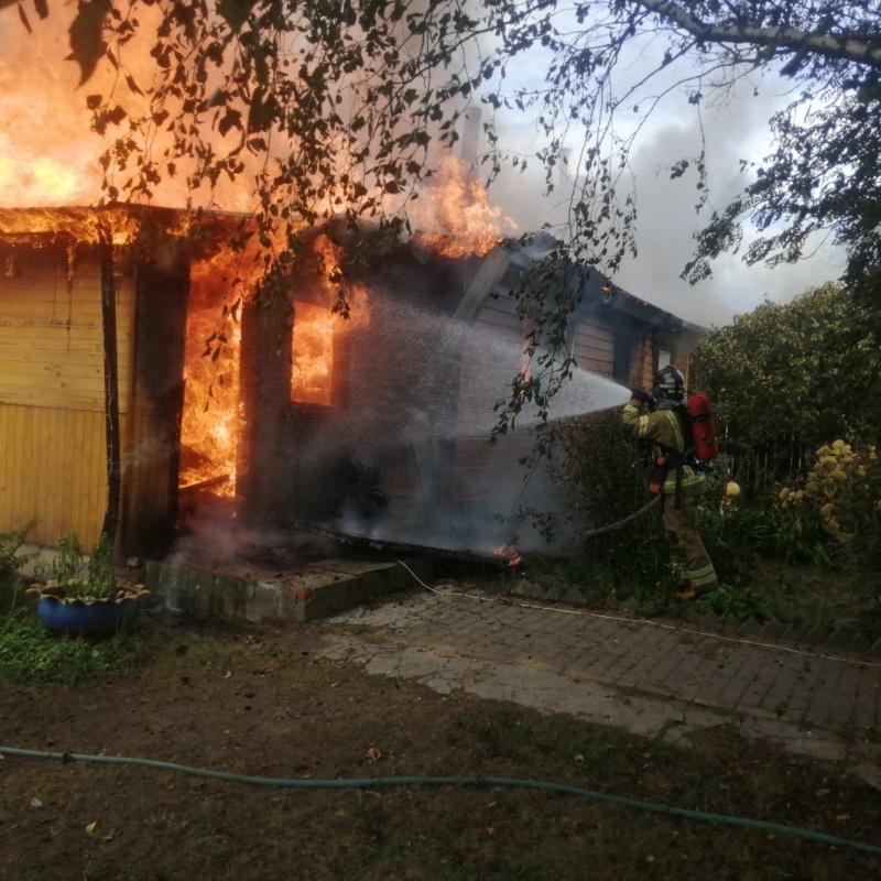 В Суздальском районе пожар охватил двухквартирный жилой дом