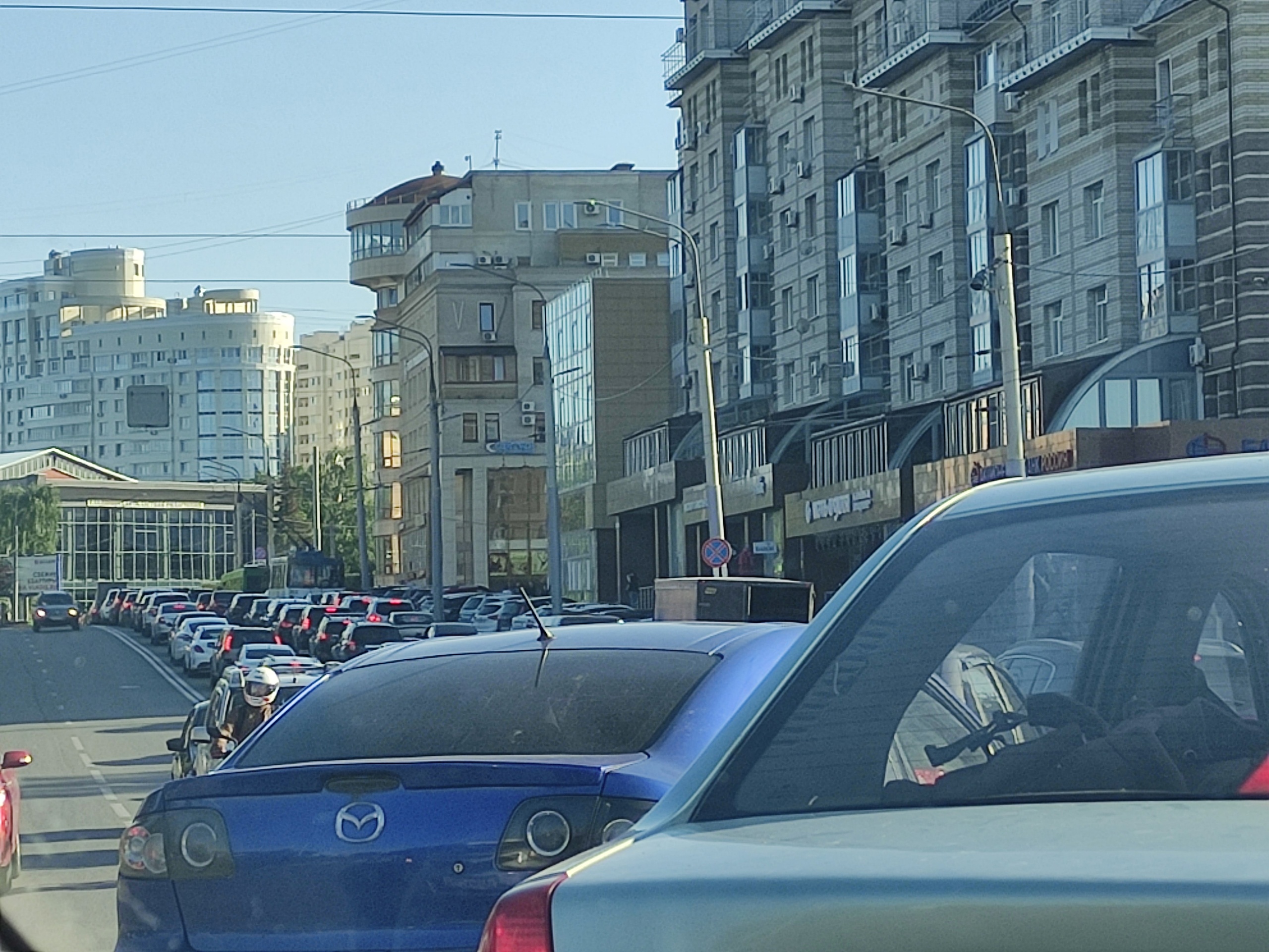 Владимирцы в пробках поют, едят и "уходят в себя"