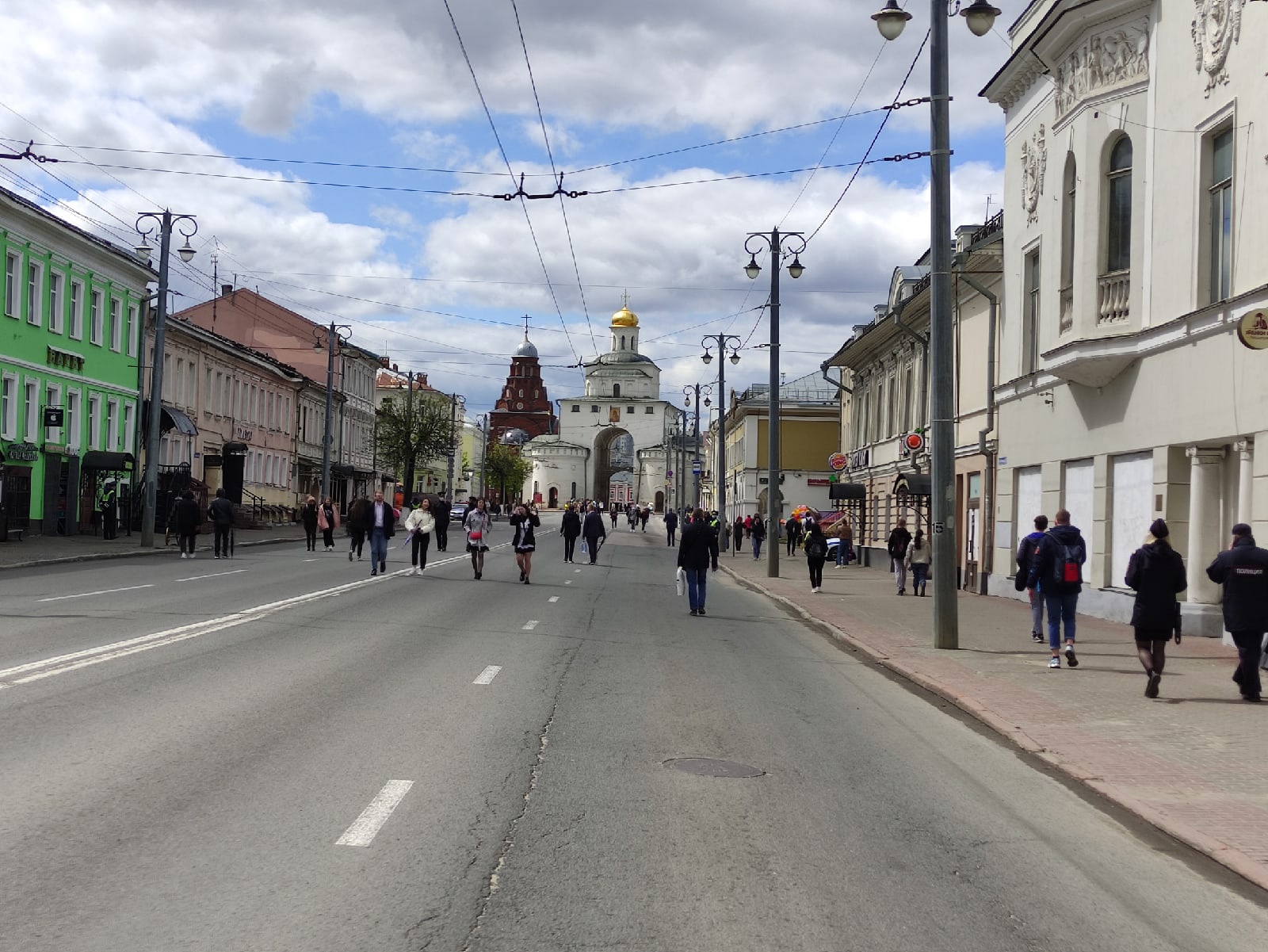 Что делать в центре города. Пешеходная улица во Владимире.