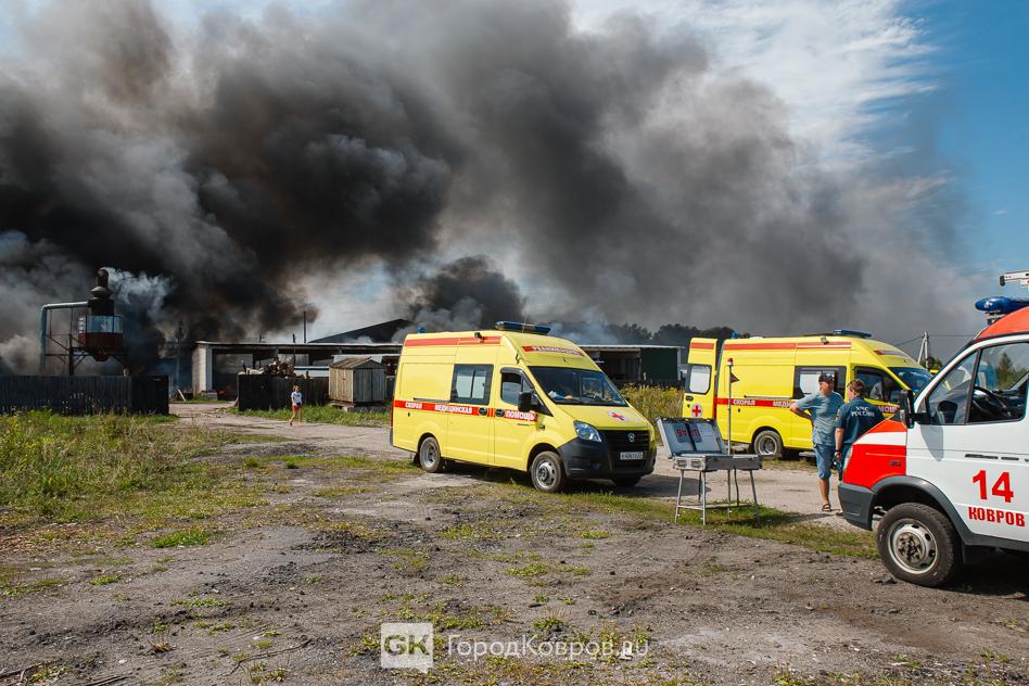 На крупном пожаре в Ковровском районе огнеборцы теряли сознание от тепловых ударов