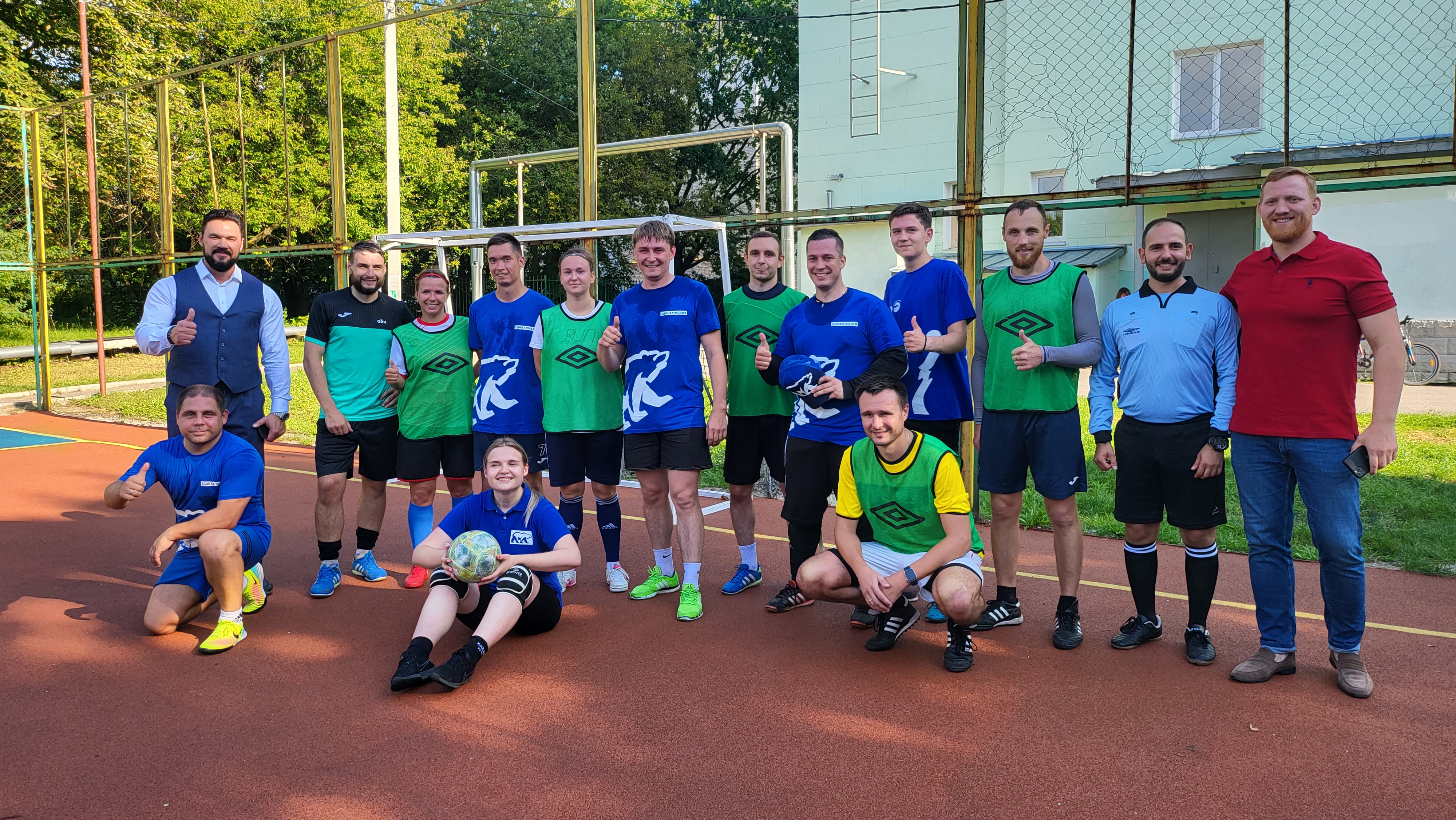 Волонтеры МГЕР и депутаты «Единой России» провели матч по футболу с владимирской командой