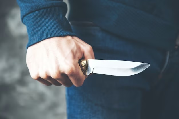 В Меленковском районе мужчина во время ссоры из-за денег ударил знакомого ножом в лицо