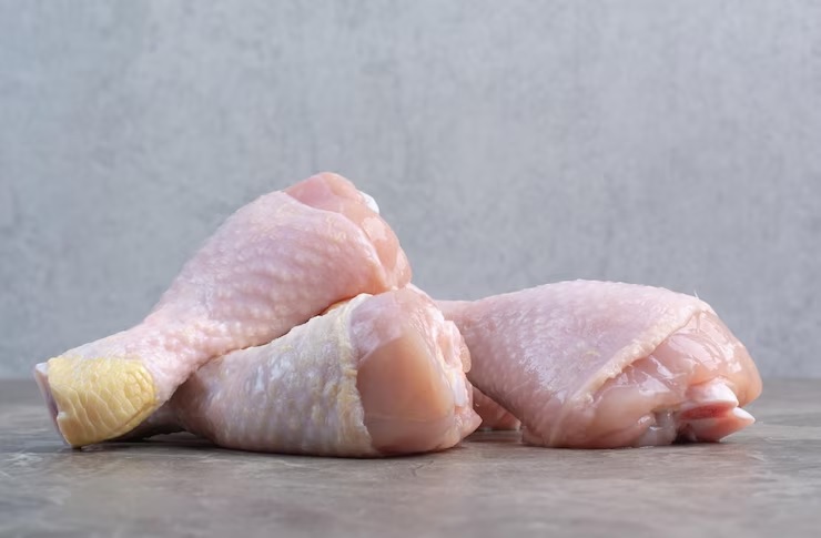  россиян начали дурить фальсификатами с куриным мясом 