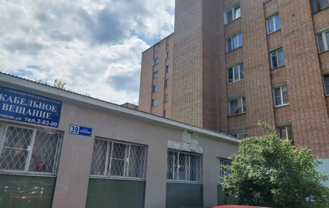 Владимирские пожарные спасли трех человек при задымлении многоэтажки в Александрове