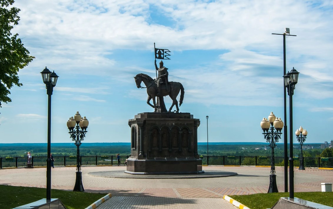 Памятник основателю Владимира и смотровую площадку обновят за  5 миллионов рублей