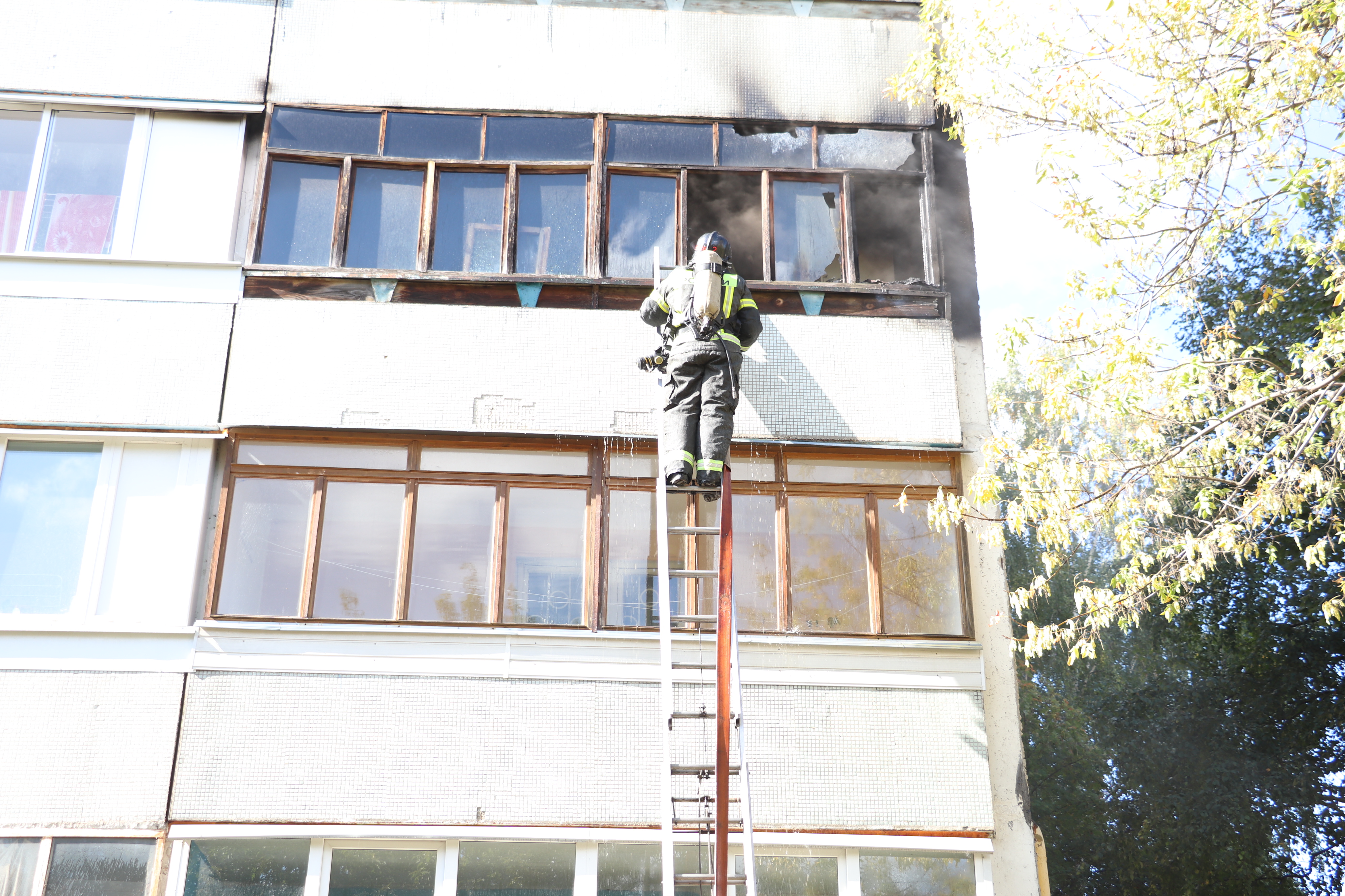 Во Владимире загорелась многоэтажка на улице Горького