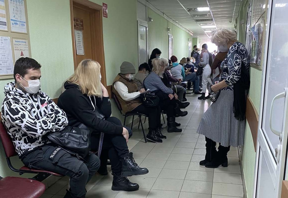 Специалисты высказались о возможности мощной волны коронавируса этой осенью 