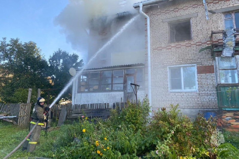 В Вязниковском районе при крупном пожаре в многоквартирном доме погибла женщина и пострадал мужчина
