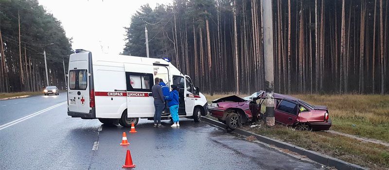  легковушка влетела в ЛЭП
