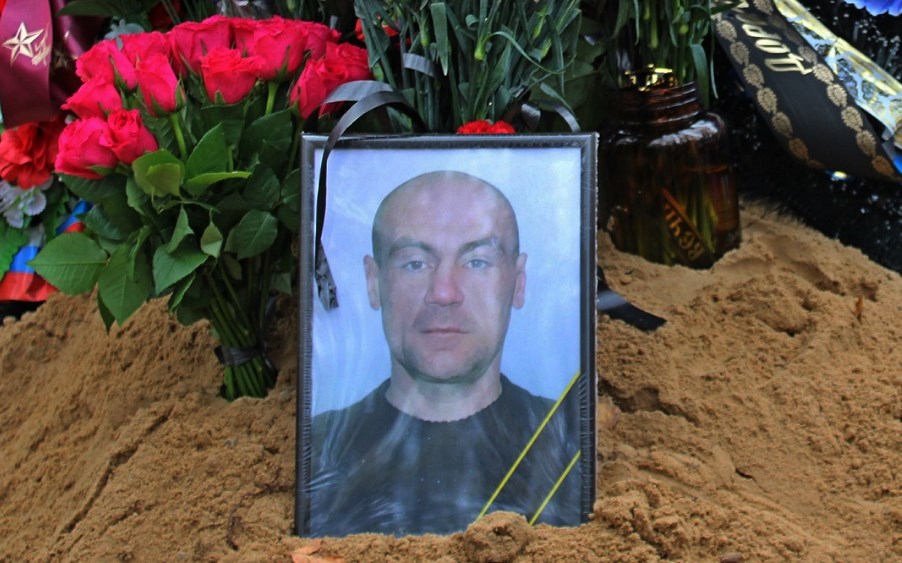 В Меленковском районе проводили в последний путь 45-летнего участника СВО 