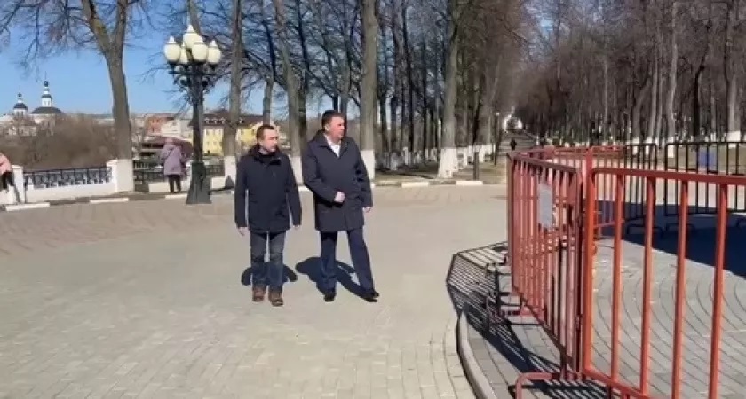 Ремонт провала на смотровой площадке в парке Пушкина во Владимире перенесли на 2024 год