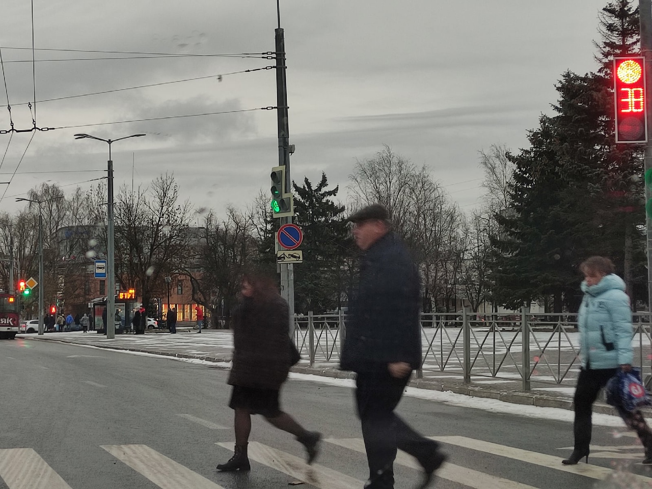  совсем скоро нас накроет сильный мокрый снег