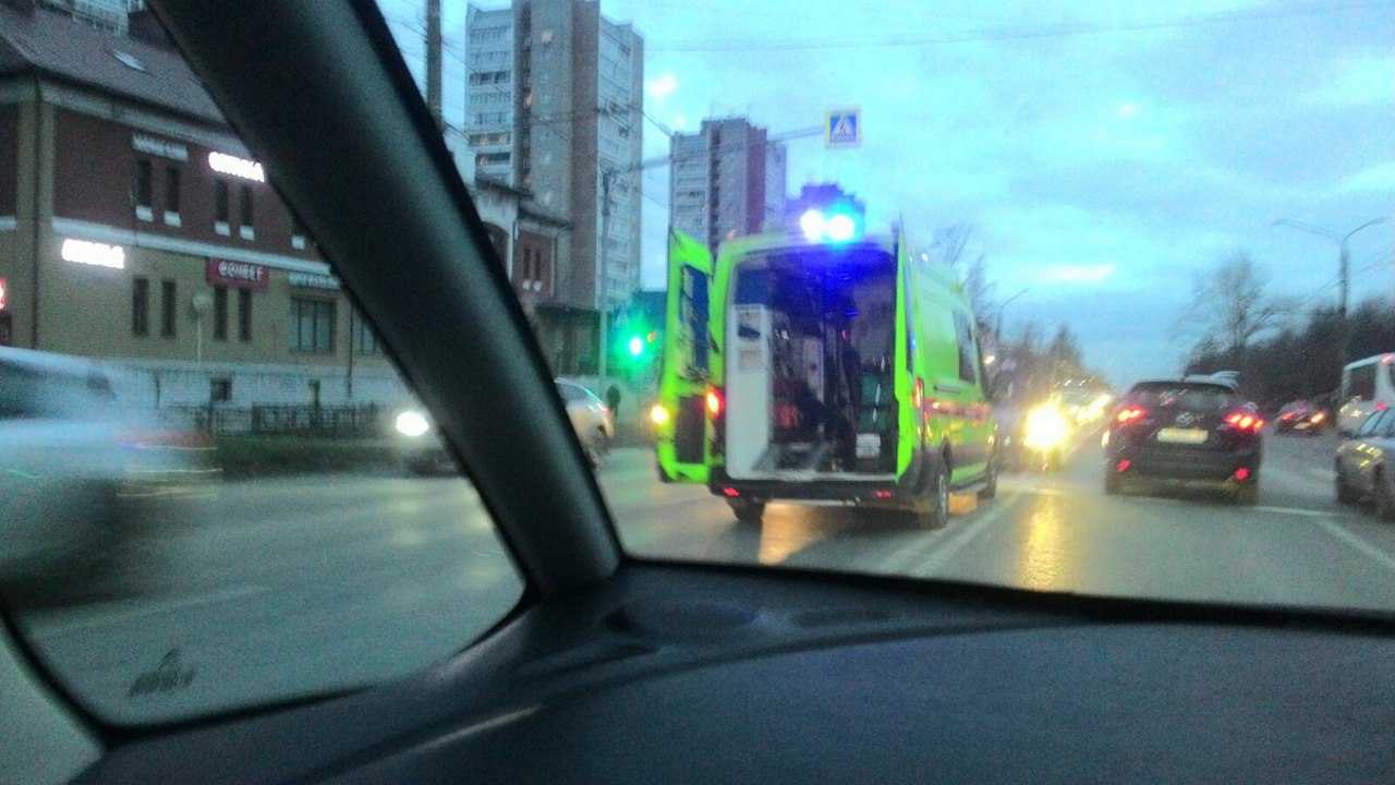 В Добром у Детской больницы сбили мужчину