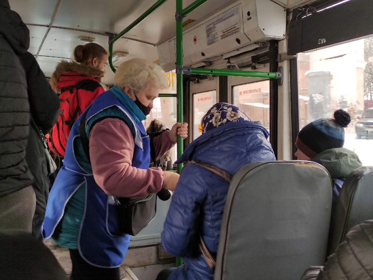 В России собираются штрафовать водителей автобусов за высадку детей и инвалидов