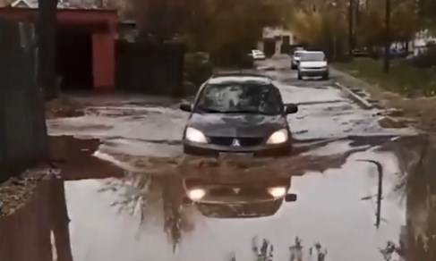 Дети из ковровских высоток много лет ходят  в школу в резиновых сапогах