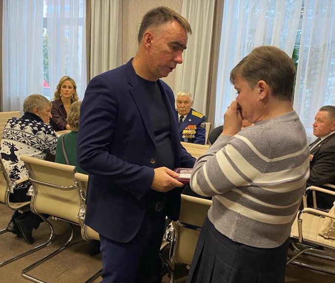 В Петушинском районе бойцам СВО посмертно вручили ордена Мужества