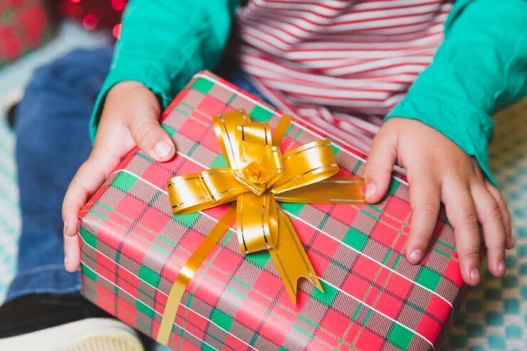 Во Владимирской области в 2023 году на новогодние подарки детям выделили 13,8 млн рублей
