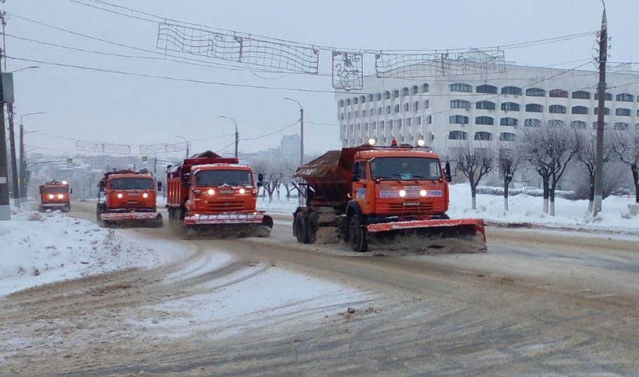 Владимирцев просят убрать свои машины с городских улиц
