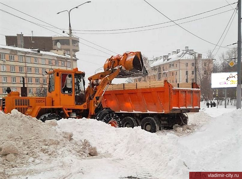 Жителей Владимира попросили убрать свои автомобили, припаркованные в центре города