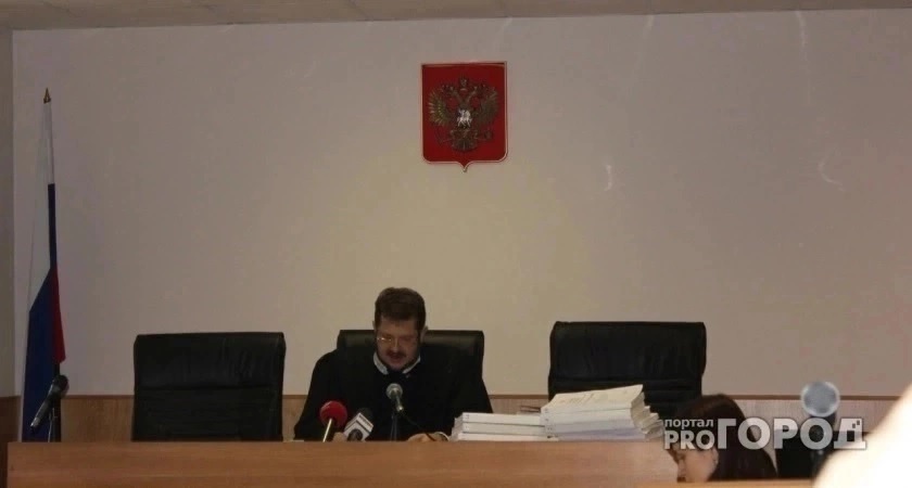В Гусь-Хрустальном, женщина, желая спасти сожителя, сама попала на скамью подсудимых за взятку