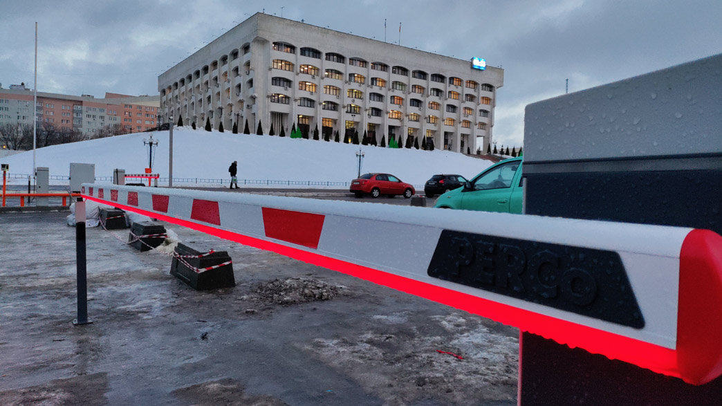 Во Владимире у "Белого дома" погиб электрик, монтировавший новогодние инсталляции