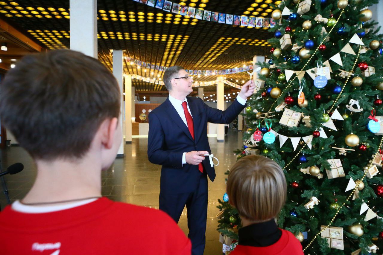 Губернатор Авдеев исполнит новогодние желания трёх владимирских детей
