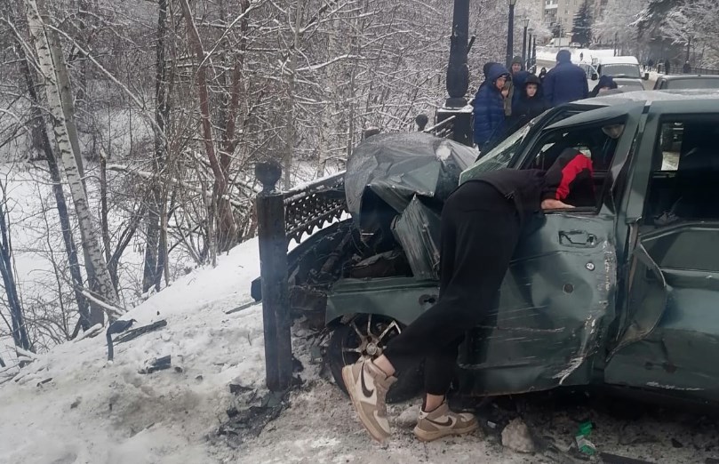В Муроме на мосту автомобилист сбил школьницу