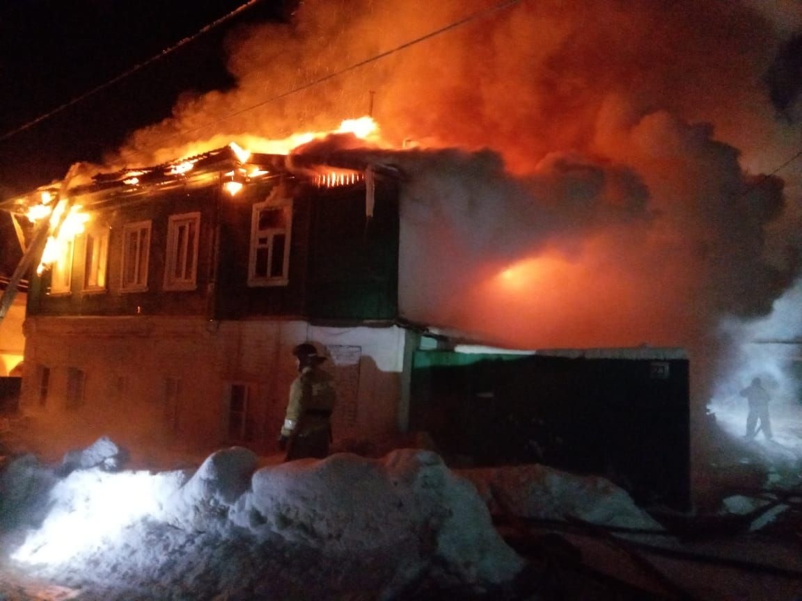 Во Владимирской области из горящего дама в 150 квадратных метров эвакуировали 11 человек