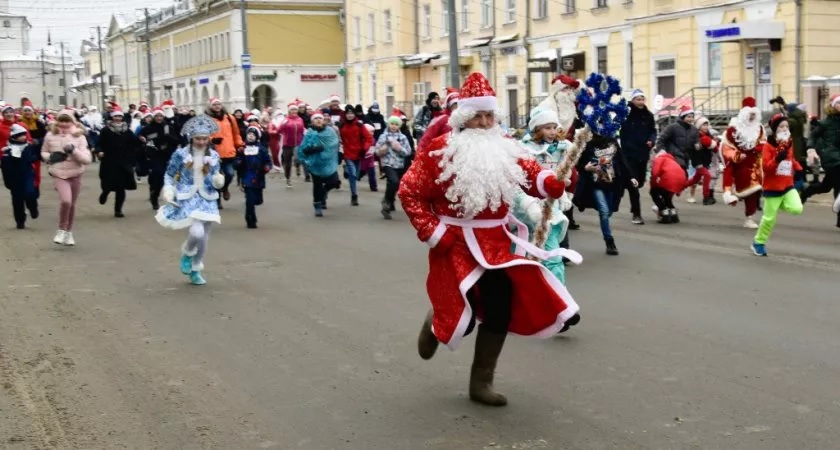 Уже скоро во Владимире пройдет традиционный карнавальный забег Дедов Морозов и Снегурочек 