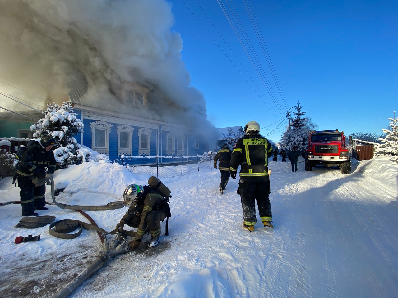 В Коврове пожарный в свой выходной спас людей из горящего дома 