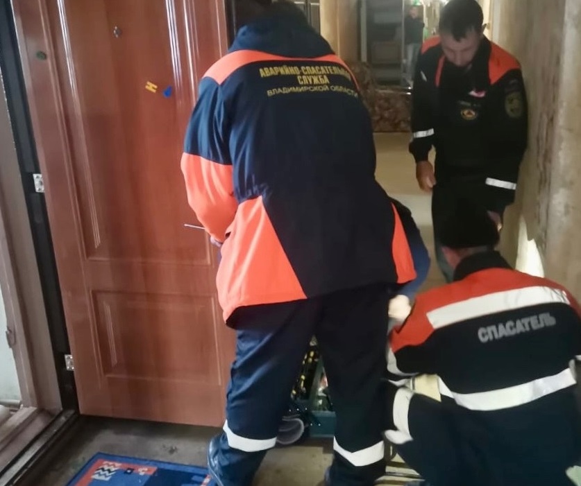 Под Владимиром двухлетний ребенок закрылся изнутри в комнате общежития