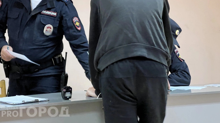 Муромлянин выбил дверь в торговом центре ради мелкой бытовой техники