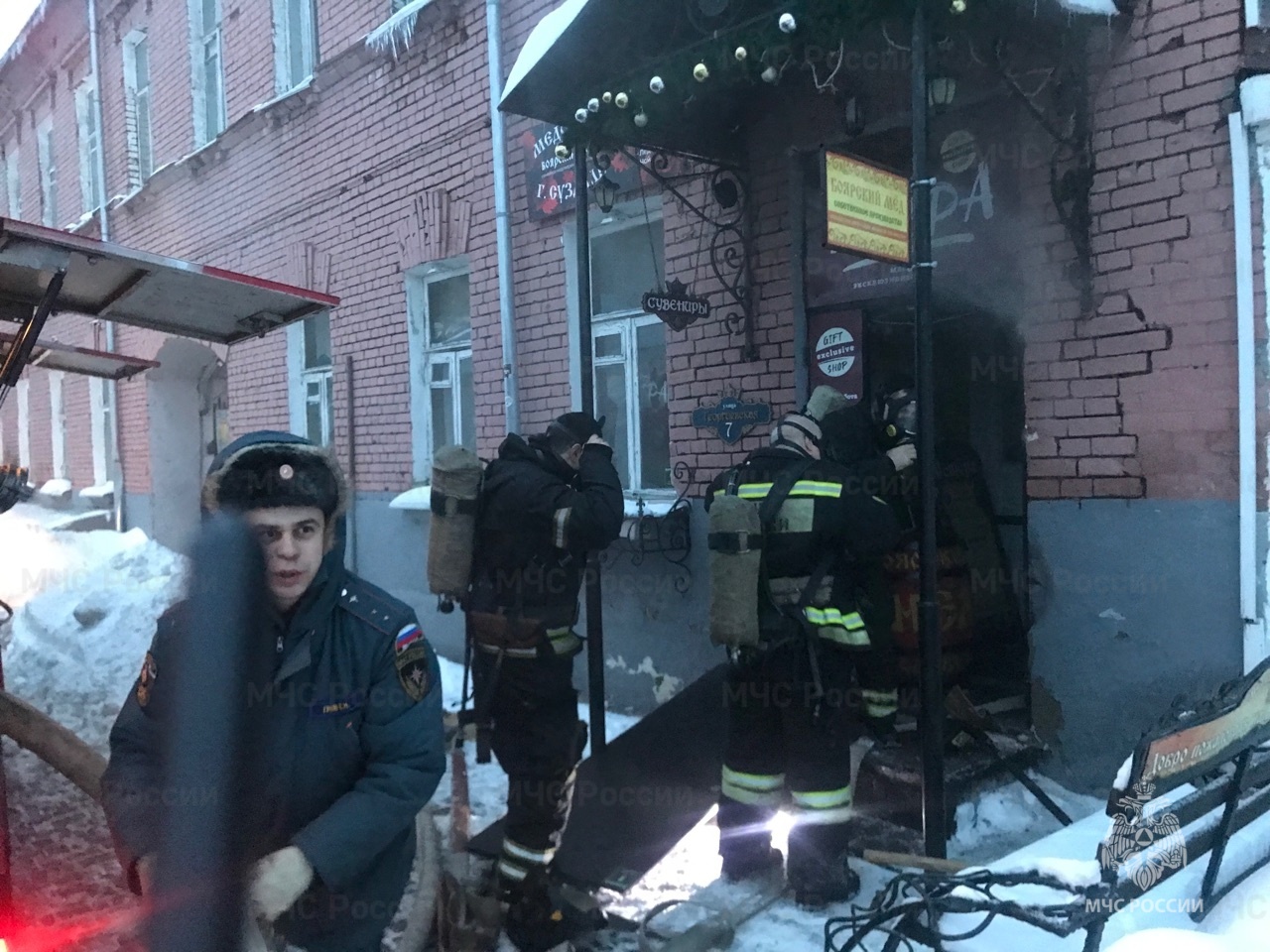 В центре Владимира вспыхнул магазин "Боярский мед"