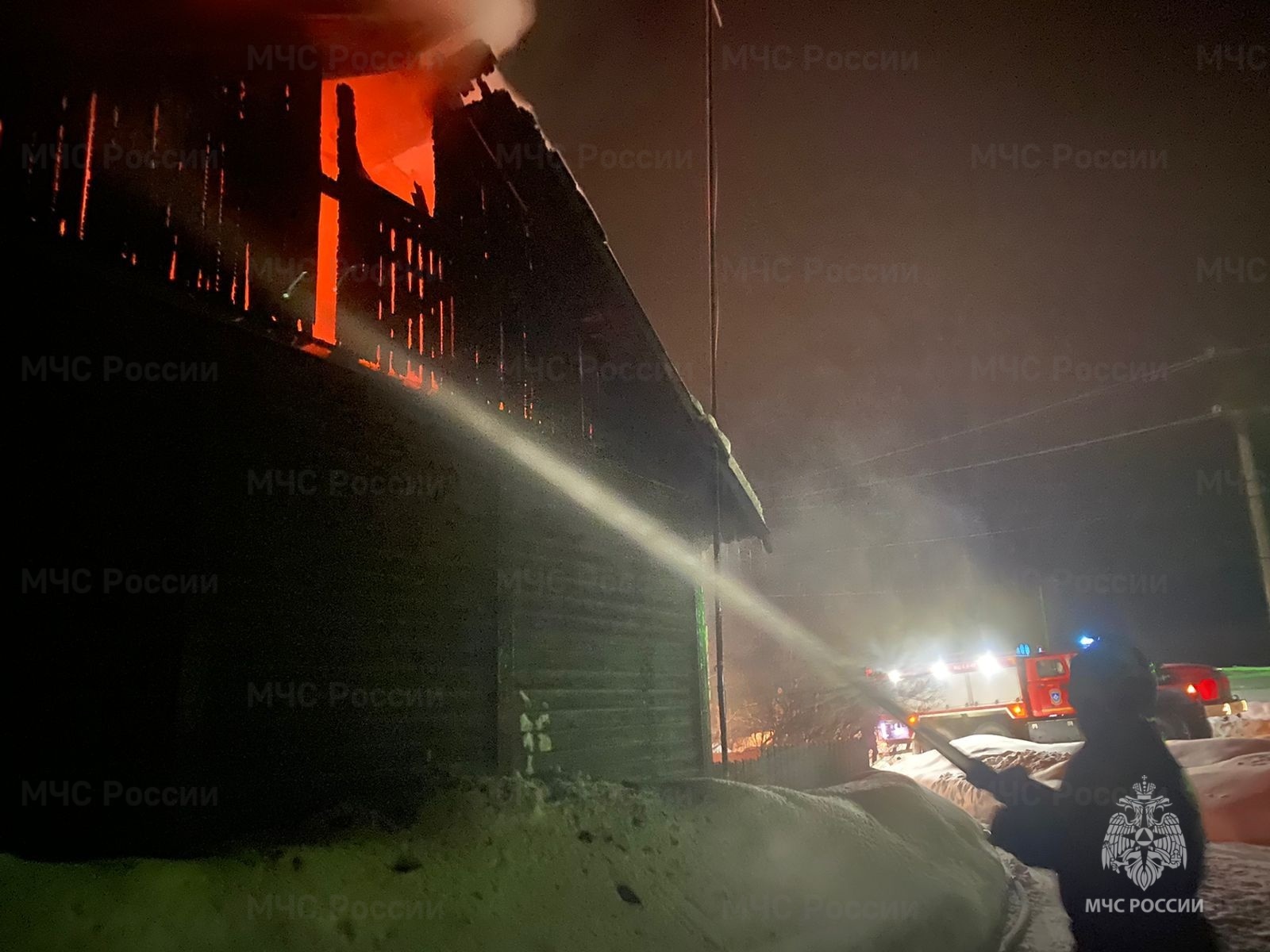 На железнодорожной станции во Владимирской области произошел крупный пожар