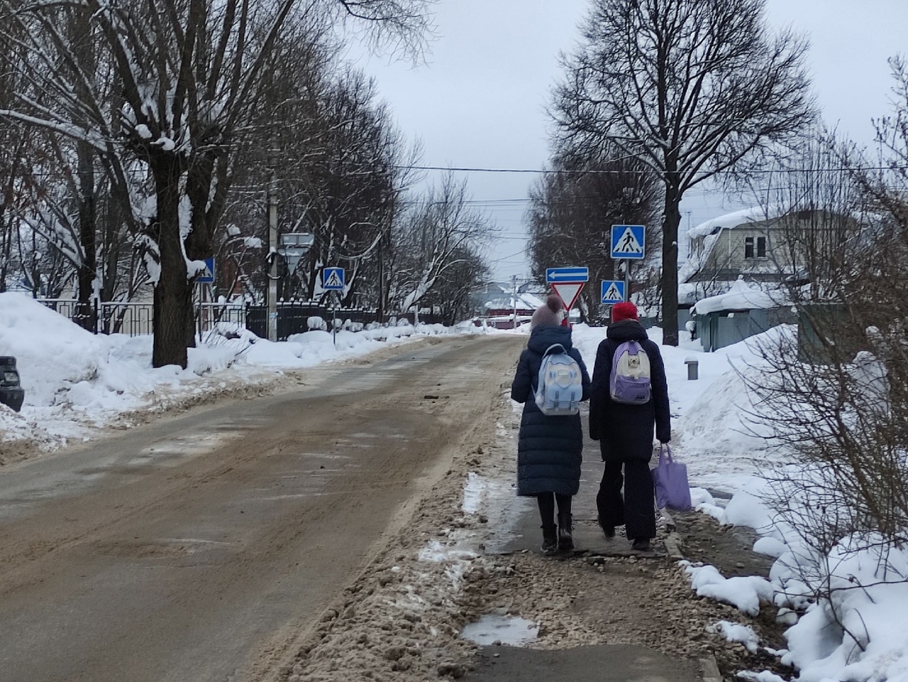 Жители улицы Белоконской во Владимире рассказали о подозрительном мужчине, пристающем к детям