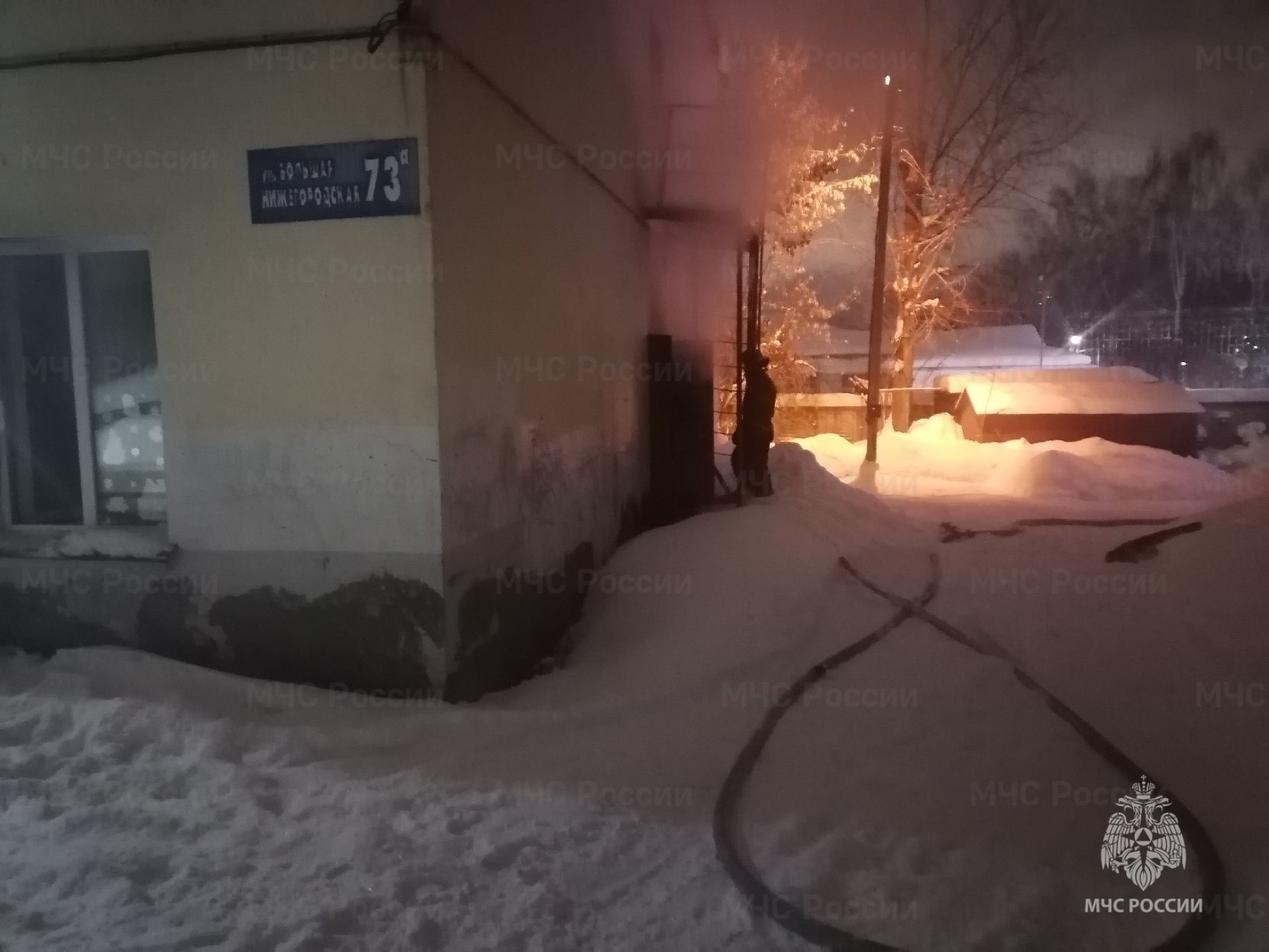 Из-за задымления подъезда в жилом доме Владимира эвакуировали 20 человек