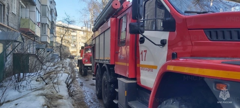 Во Владимирской области из горящего дома эвакуировали 50 человек 