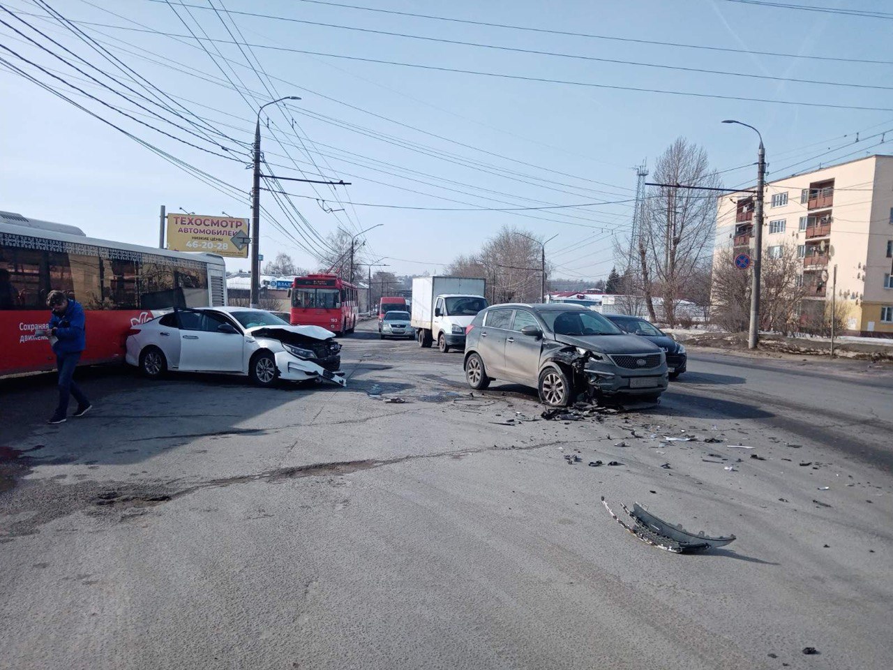В ДТП в Добром попали две иномарки "Kia" и городской автобус