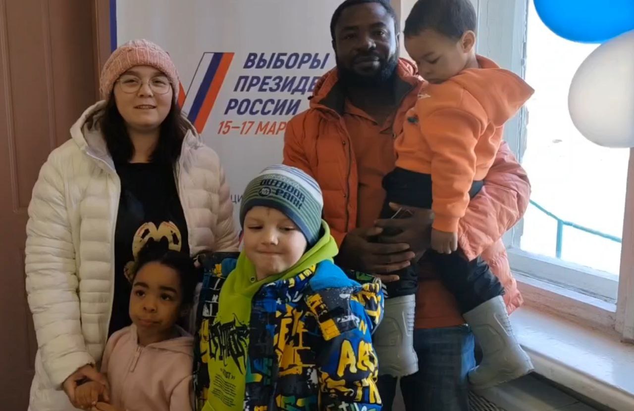 Во Владимирской области на выборы президента приходят интернациональные семьи